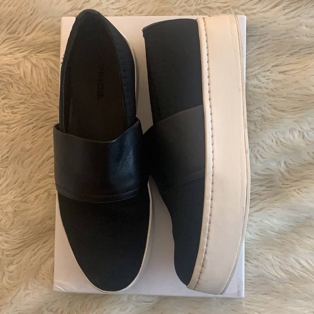 Vince sneakers - Excellent condition, size 8